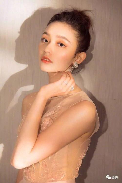 吃瓜视频美女演员照片,吃瓜视频美女演员惊艳亮相，网友直呼美得不可方物
