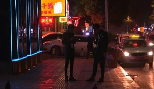 光谷广场吃瓜事件视频播放,一场网络热议的围观与反思