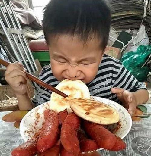 幼儿园宝贝吃白瓜视频,甜蜜滋味共享成长时光