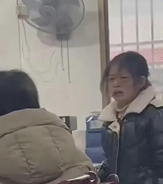 美院教师吃瓜事件视频,视频曝光引发舆论热议
