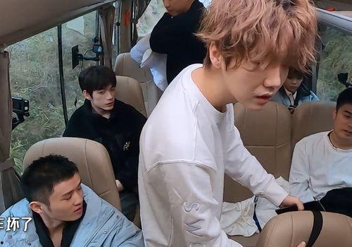 鹿晗和李晨吃瓜视频,揭秘娱乐圈幕后故事