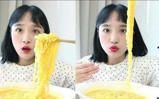 网红村长吃瓜视频,揭秘网络红人的幕后生活