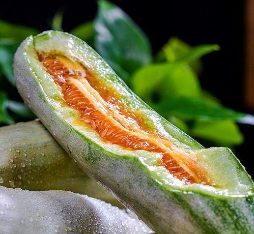 吃羊角瓜搞笑视频,笑料横生，羊角瓜变身喜剧明星