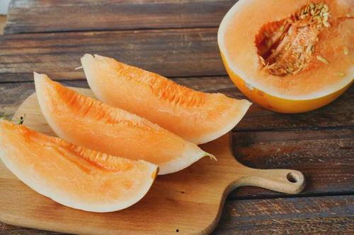 蜜瓜能给老年人吃吗视频,适合老年人的健康美味选择