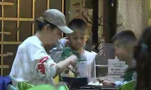 吃瓜东北老阿姨视频,趣味横生，笑料百出