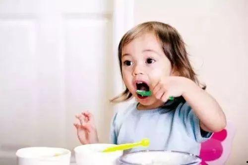 小朋友吃小乳瓜好吗视频,小朋友食用好处多