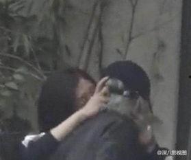 闺蜜两人吃瓜视频,揭秘娱乐圈幕后故事