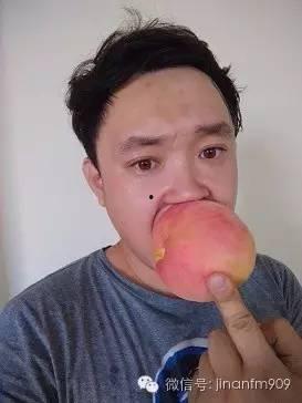 吃桃吃瓜创意视频